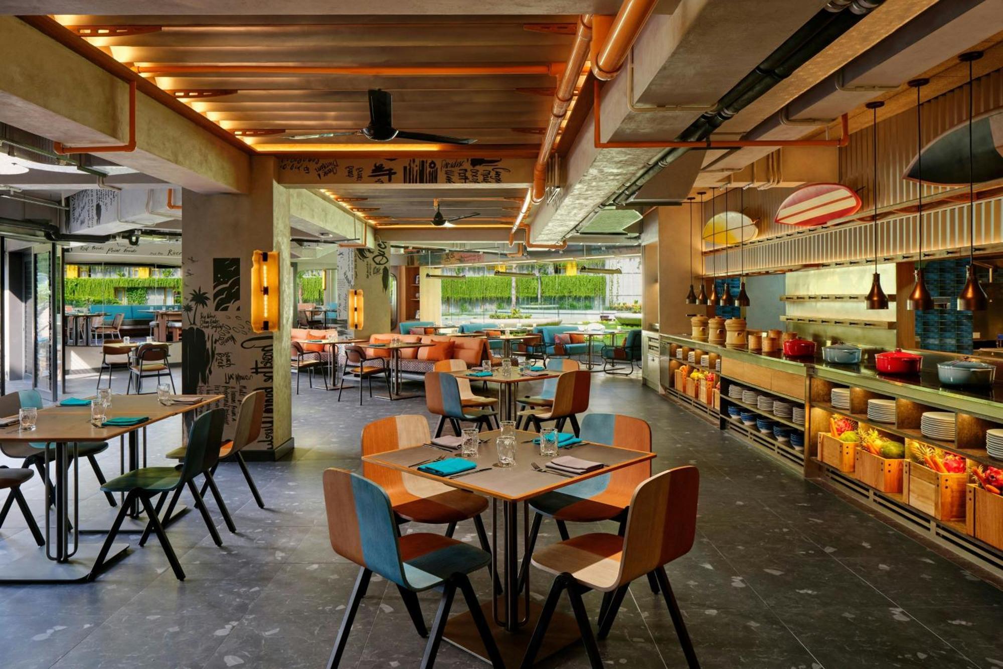 Aloft Bali Kuta At Beachwalk Exterior photo