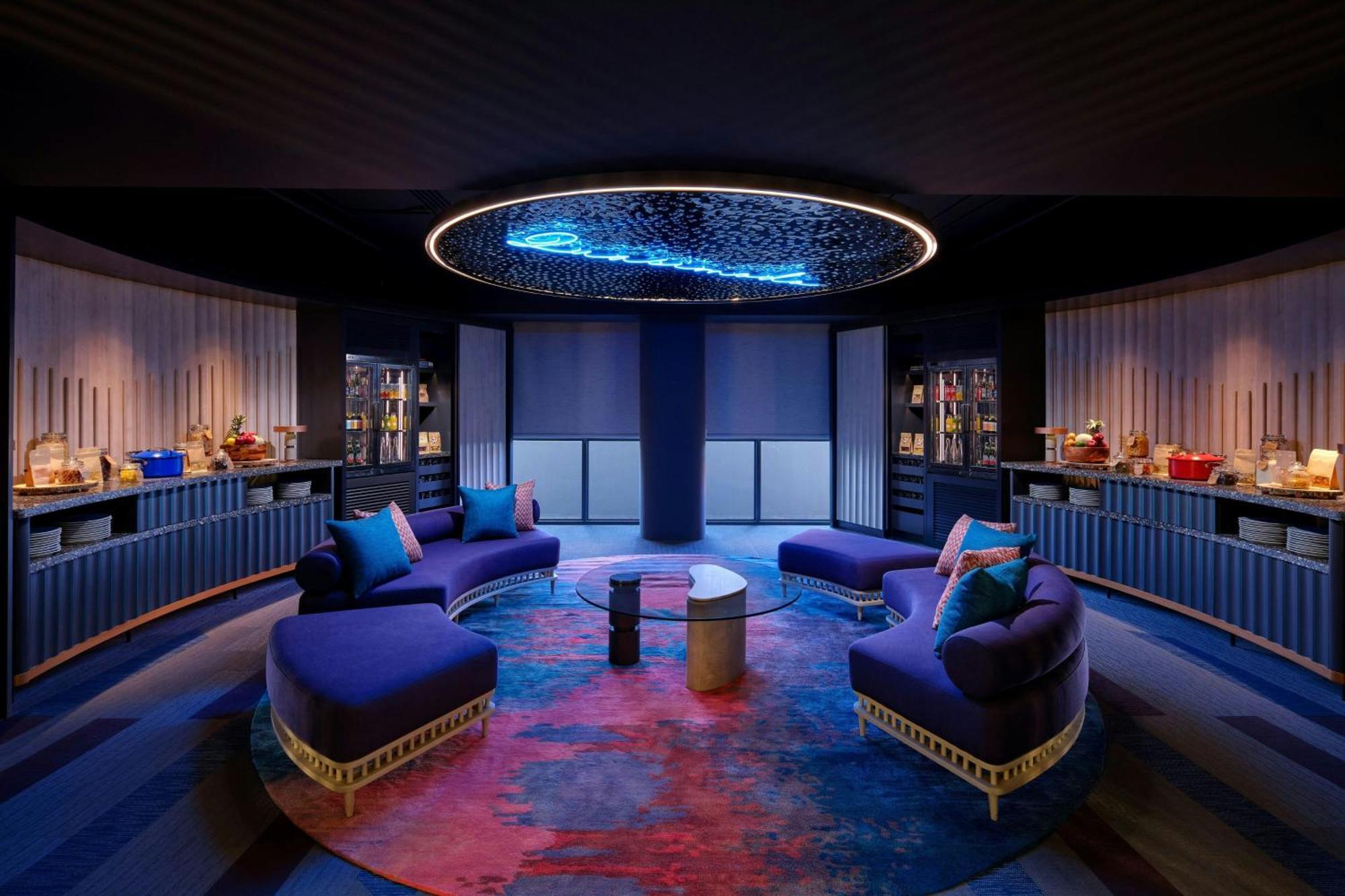 Aloft Bali Kuta At Beachwalk Exterior photo