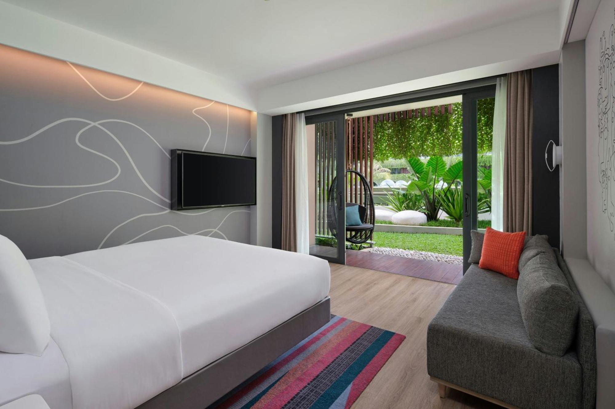 Aloft Bali Kuta At Beachwalk Exterior photo