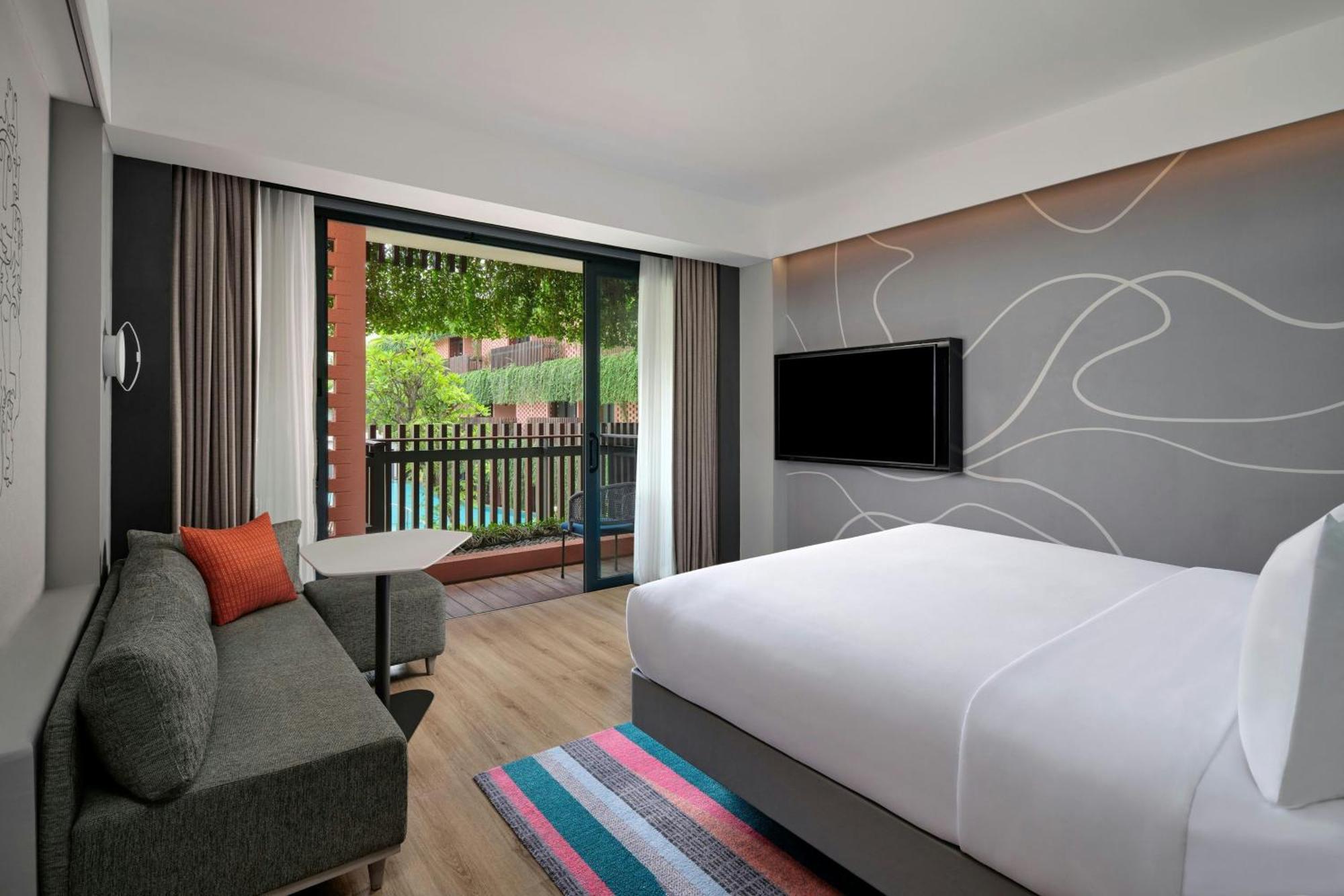 Aloft Bali Kuta At Beachwalk Exterior photo